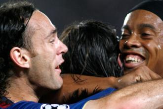 Atlético: Milito conta resenha com Ronaldinho e pede visita do craque