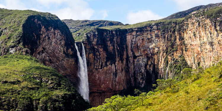 Cachoeira do Tabuleiro - Wikimedia Commons