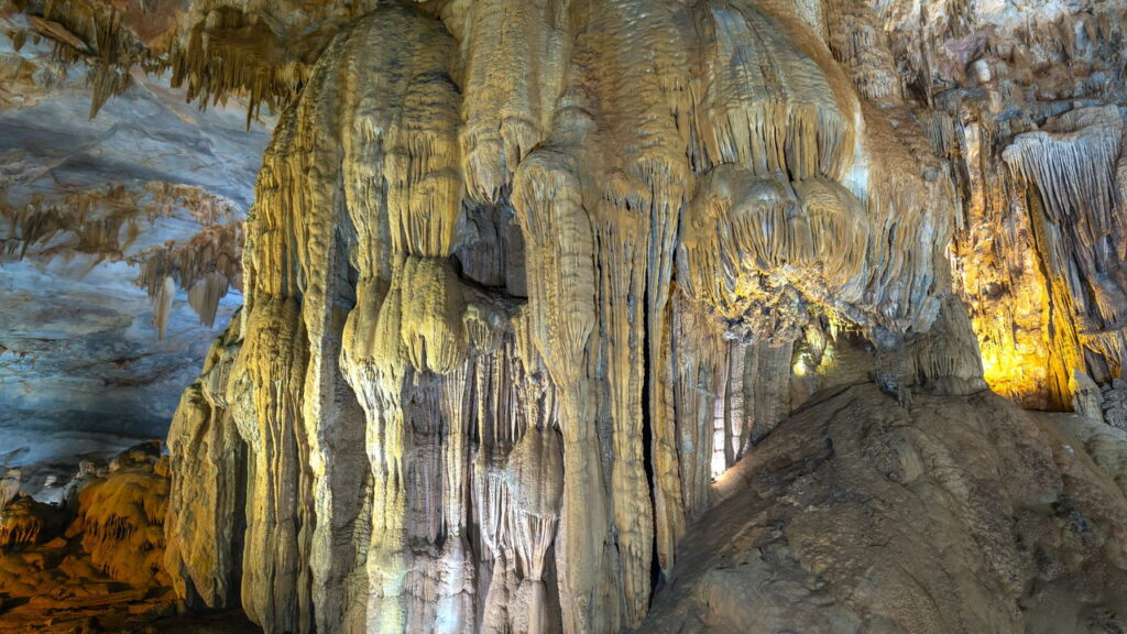 Gruta do Janelão - Créditos depositphotos.com huythoai1978@gmail.com