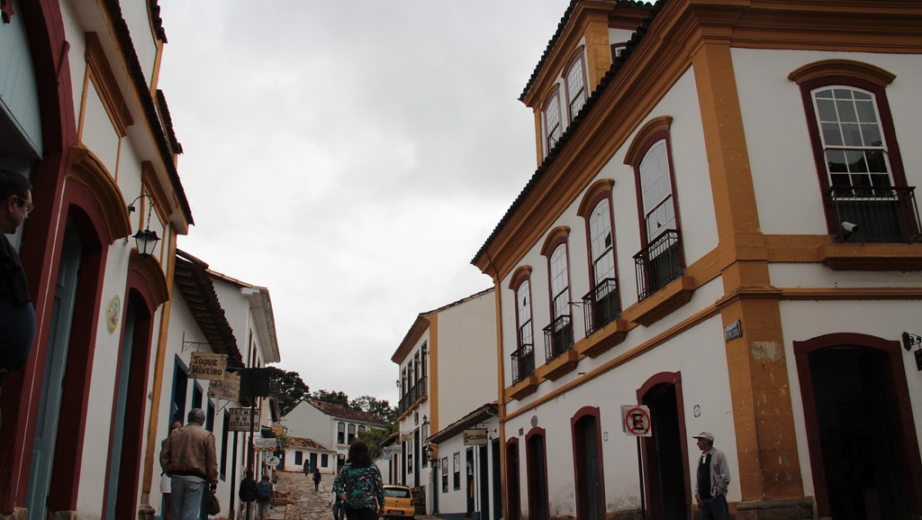 Tiradentes: Uma Viagem no Tempo Pela História e Gastronomia de MG!