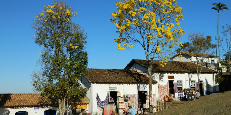 A Evolução de Congonhas: Mineração, Cultura e Tradição!