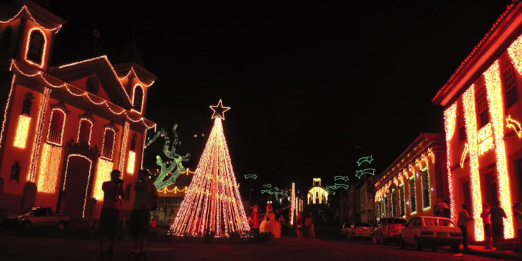 Descubra os Destinos Mais Encantadores de Minas para o Natal!