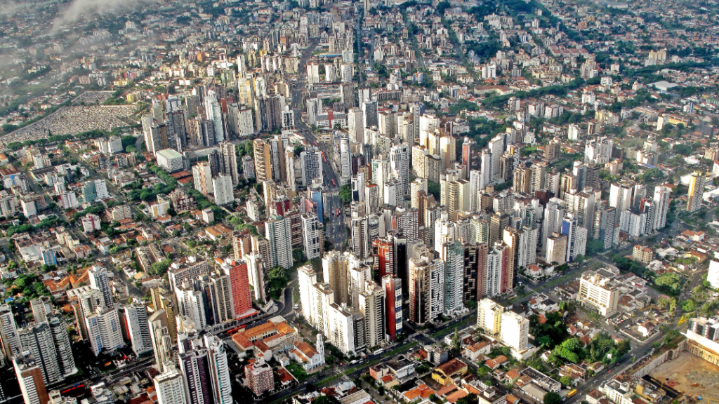 Entregas Aéreas: Curitiba e Atech Juntas na Revolução dos Drones!