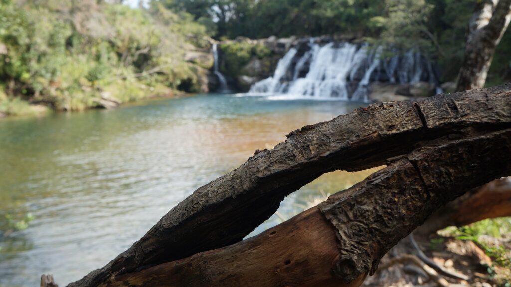 Trilhas Desafiadoras e Cachoeiras Exuberantes em Minas Gerais!