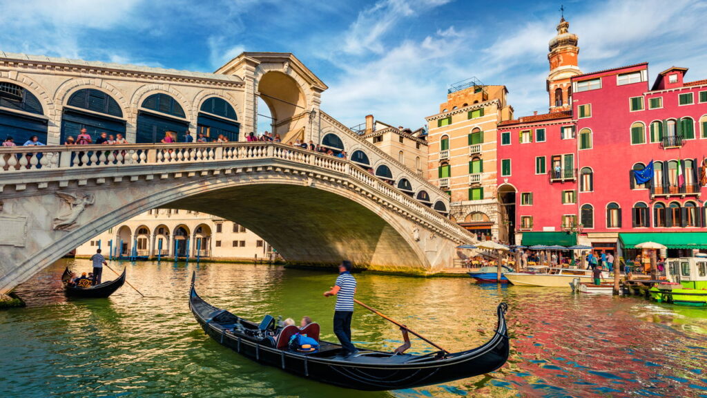 Veneza: A Cidade dos Canais que Encanta o Mundo