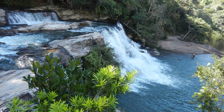 Trilhas Desafiadoras e Cachoeiras Exuberantes em Minas Gerais!