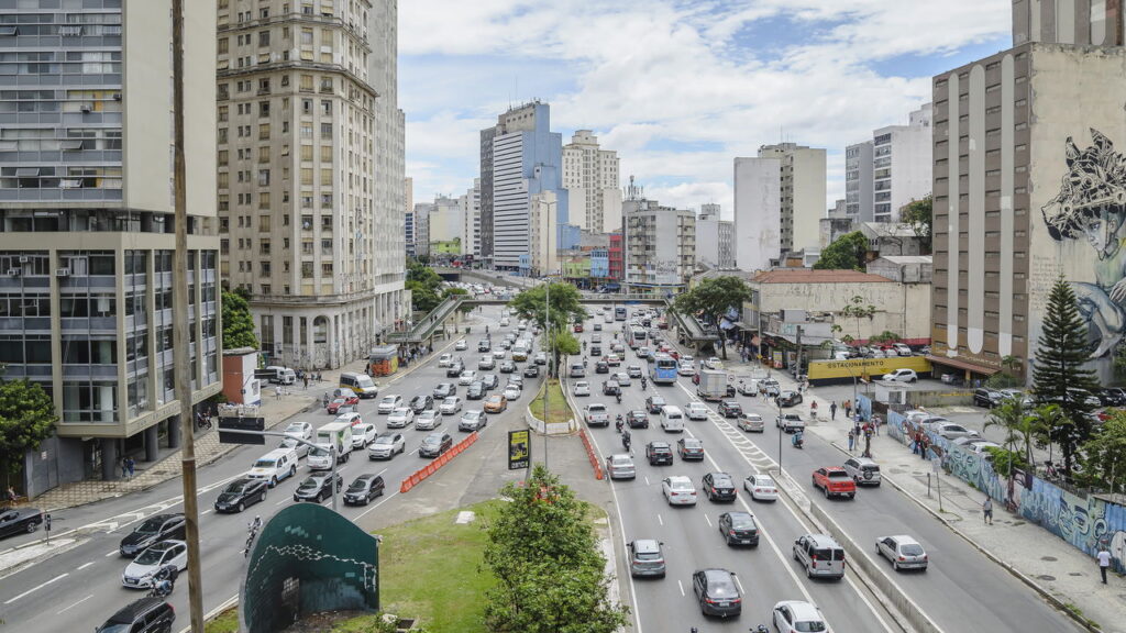 As Cidades Brasileiras que Lideram em Carros Elétricos!