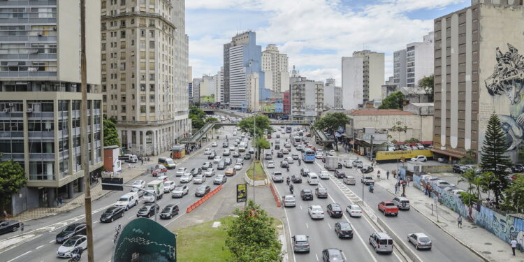 As Cidades Brasileiras que Lideram em Carros Elétricos!