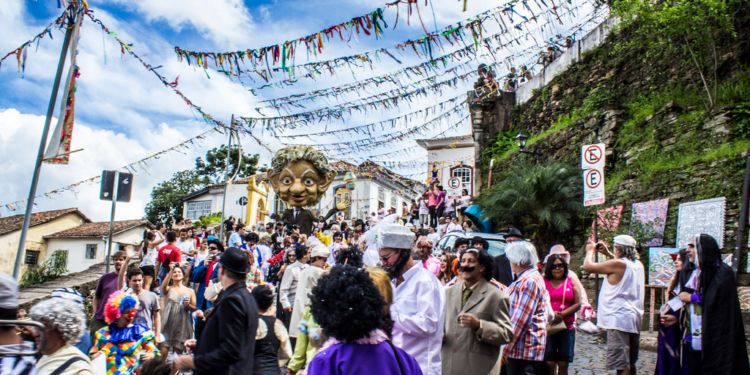 Descubra as Melhores Cidades para Curtir o Carnaval 2025!!