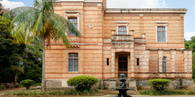 O Primeiro Museu de Minas Gerais: Uma Joia da Cultura Brasileira!