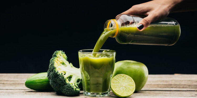 Suco Detox: Como Desinchar, Perder Peso e Melhorar a Digestão em 10 Minutos