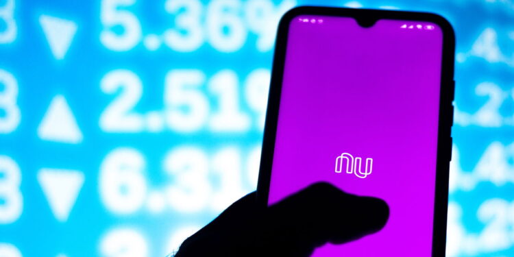 Nubank emite comunicado para usuários de cartão de crédito e Pix